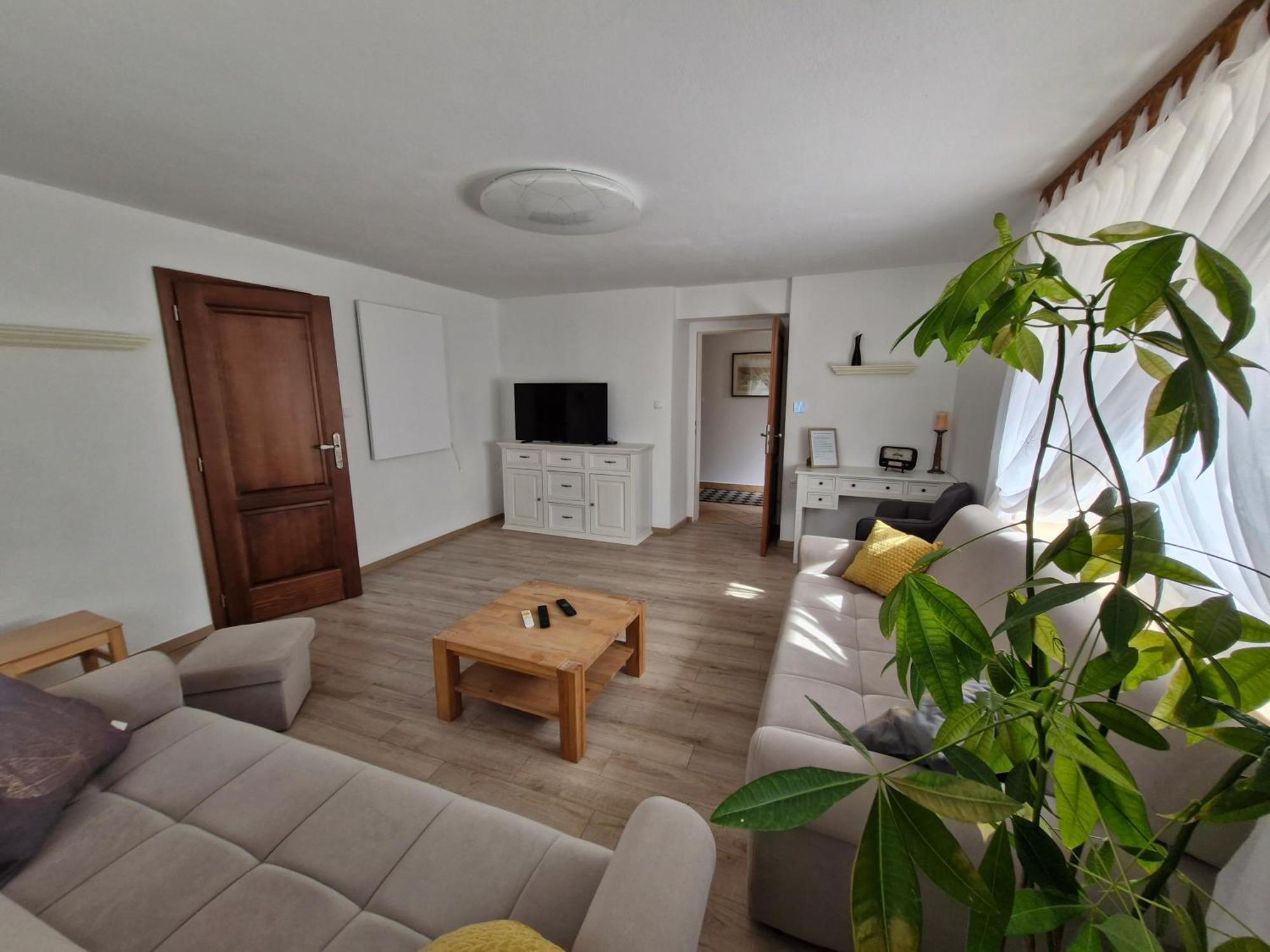 Appartement Stol Zirovnica